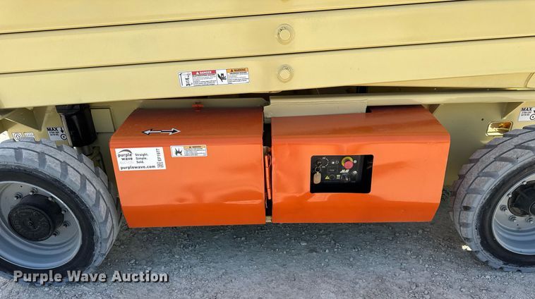 image for item EF1977 2015 JLG 4069LE scissor lift