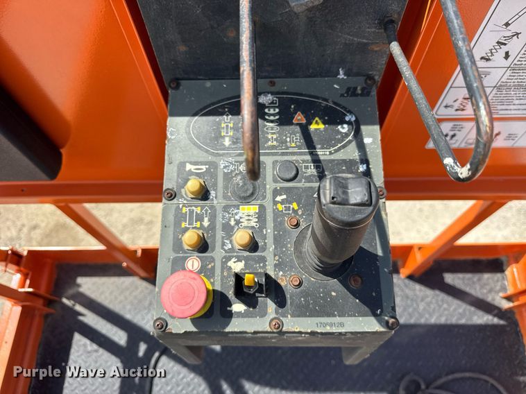 image for item EF1977 2015 JLG 4069LE scissor lift