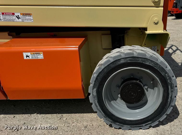 image for item EF1977 2015 JLG 4069LE scissor lift