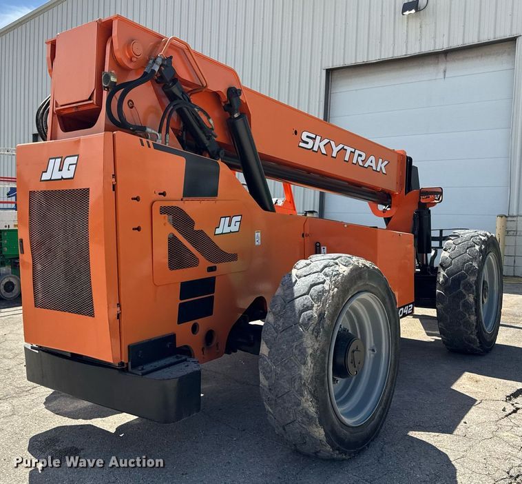 image for item EF1978 2015 JLG Skytrak 6042 telehandler