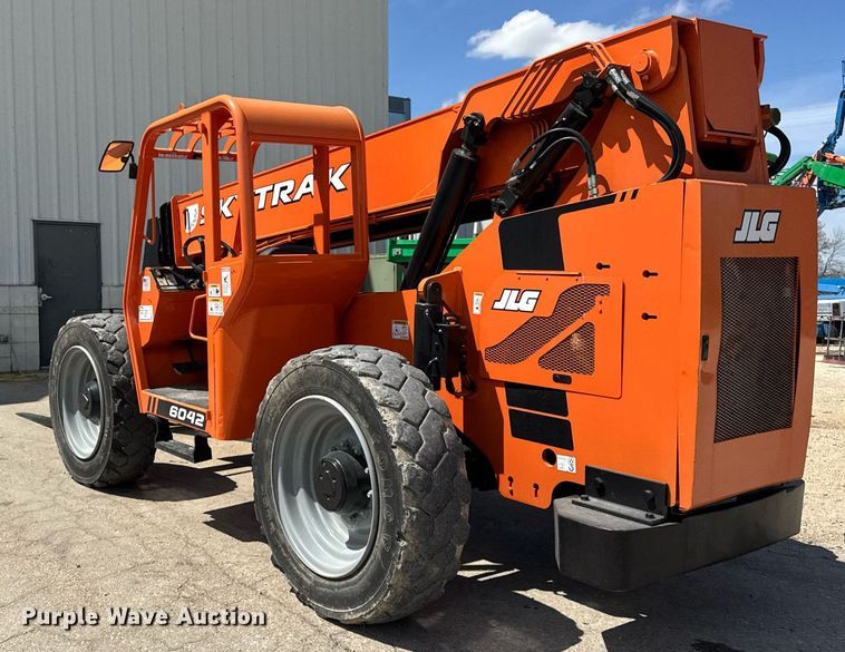 image for item EF1978 2015 JLG Skytrak 6042 telehandler