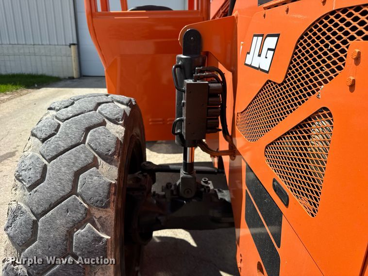 image for item EF1978 2015 JLG Skytrak 6042 telehandler