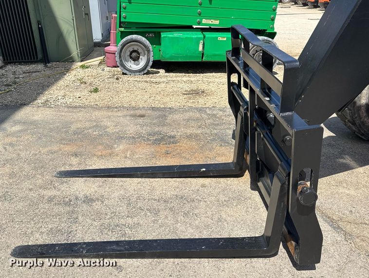 image for item EF1978 2015 JLG Skytrak 6042 telehandler