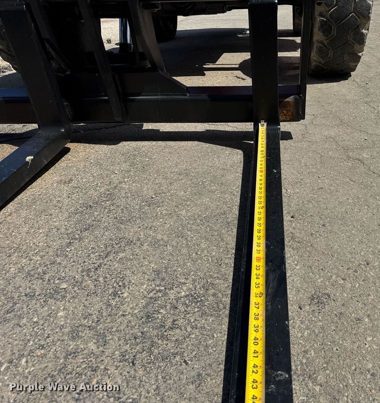 image for item EF1978 2015 JLG Skytrak 6042 telehandler