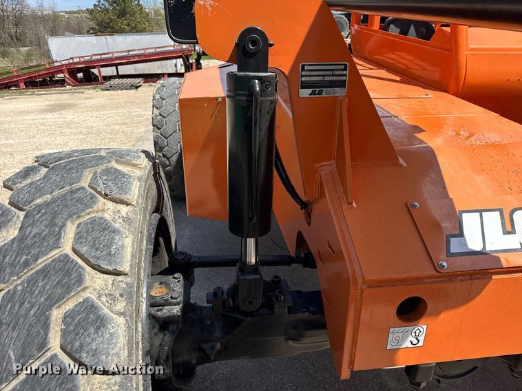 image for item EF1978 2015 JLG Skytrak 6042 telehandler