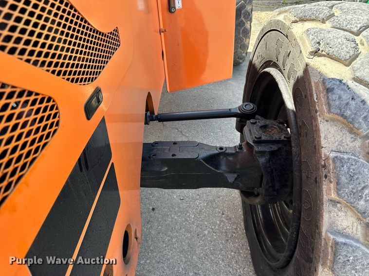 image for item EF1978 2015 JLG Skytrak 6042 telehandler