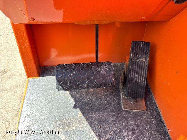 image for item EF1978 2015 JLG Skytrak 6042 telehandler