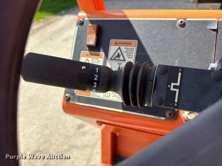 image for item EF1978 2015 JLG Skytrak 6042 telehandler