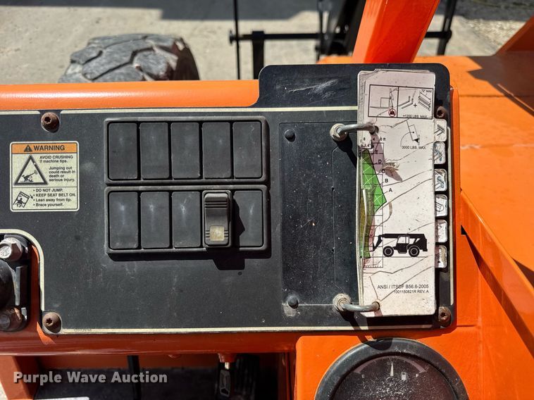 image for item EF1978 2015 JLG Skytrak 6042 telehandler