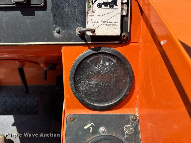 image for item EF1978 2015 JLG Skytrak 6042 telehandler