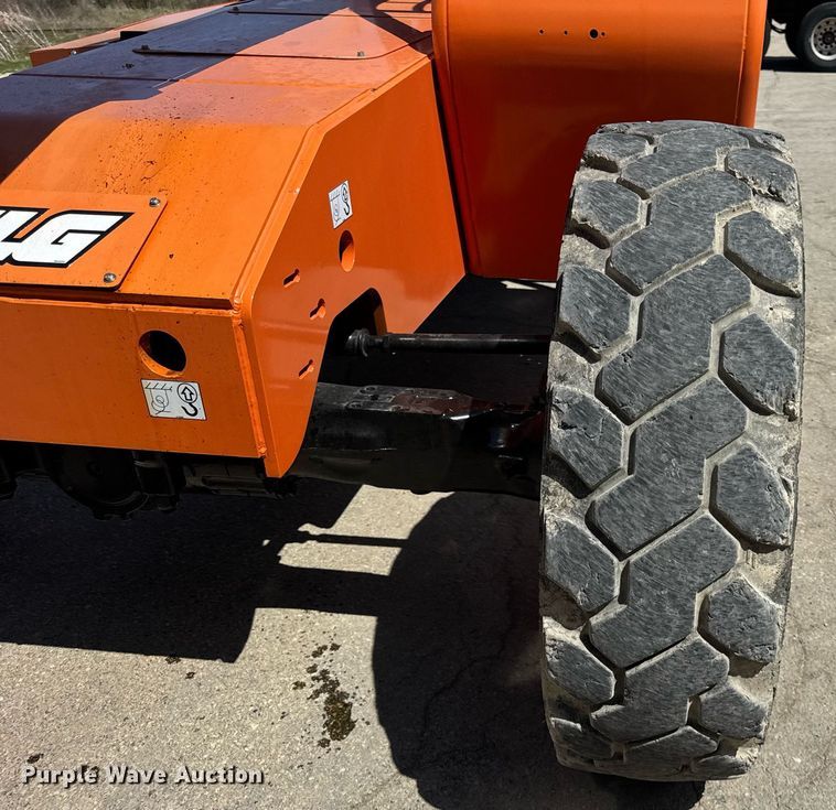image for item EF1978 2015 JLG Skytrak 6042 telehandler