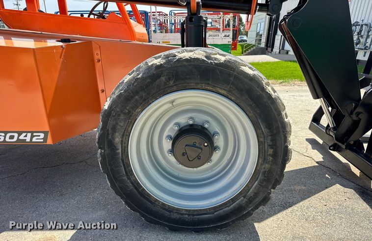 image for item EF1978 2015 JLG Skytrak 6042 telehandler