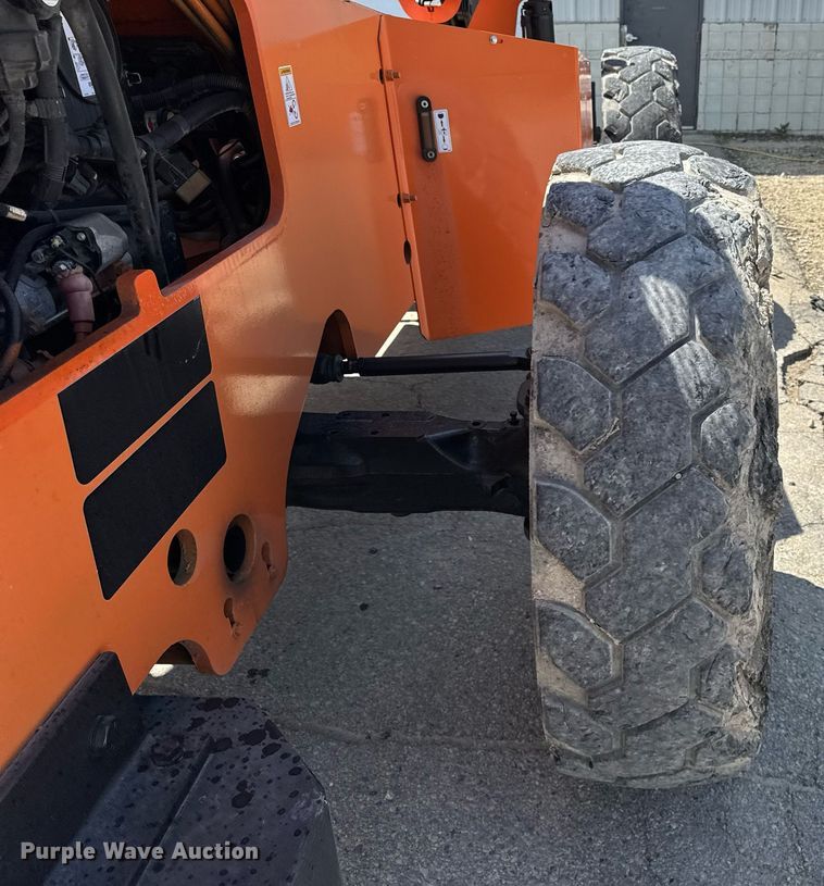 image for item EF1978 2015 JLG Skytrak 6042 telehandler