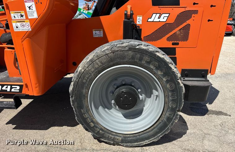 image for item EF1978 2015 JLG Skytrak 6042 telehandler