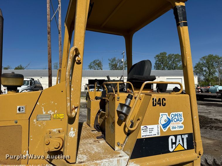 image for item EF1979 1990 Caterpillar D4C dozer