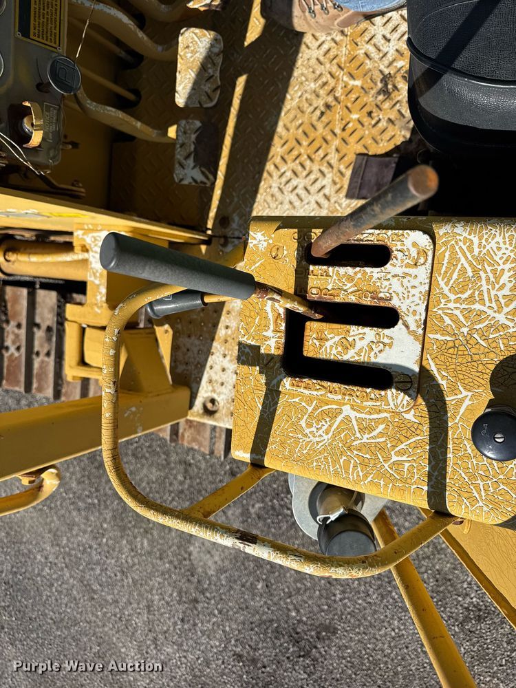 image for item EF1979 1990 Caterpillar D4C dozer