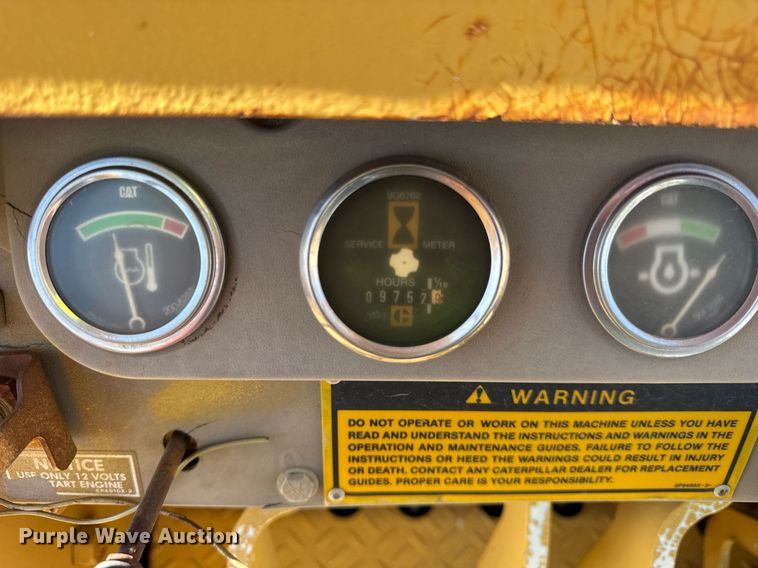 image for item EF1979 1990 Caterpillar D4C dozer