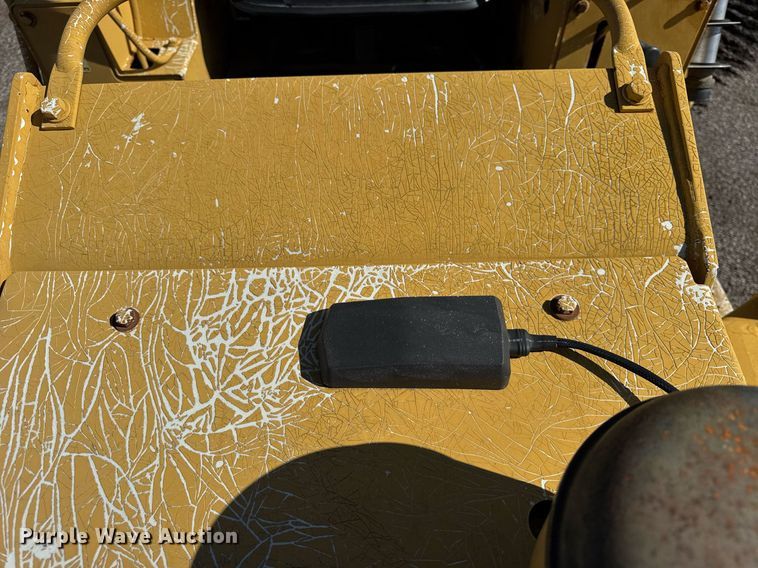image for item EF1979 1990 Caterpillar D4C dozer