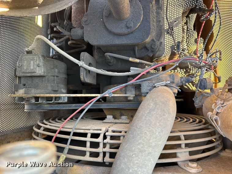 image for item EF1979 1990 Caterpillar D4C dozer