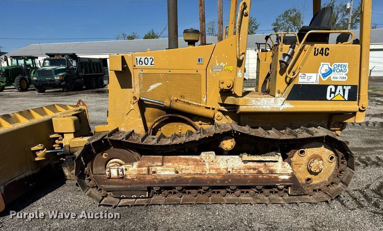 image for item EF1979 1990 Caterpillar D4C dozer
