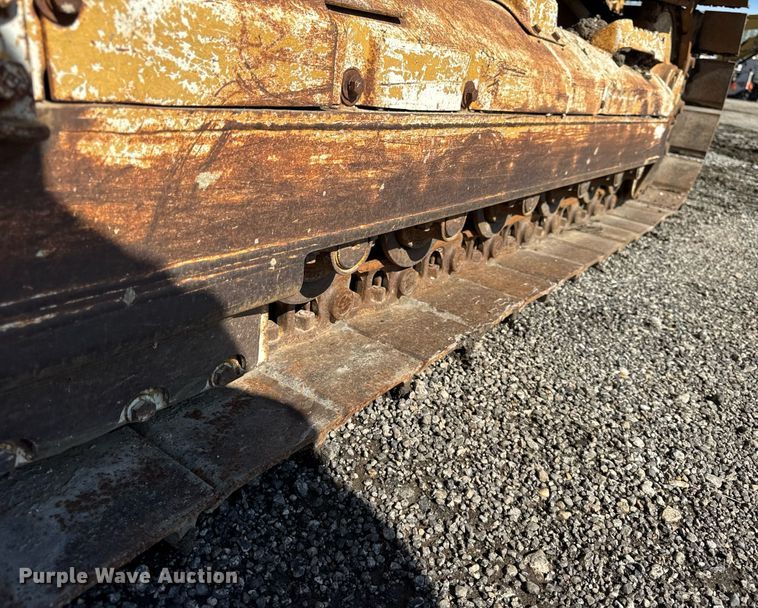 image for item EF1979 1990 Caterpillar D4C dozer