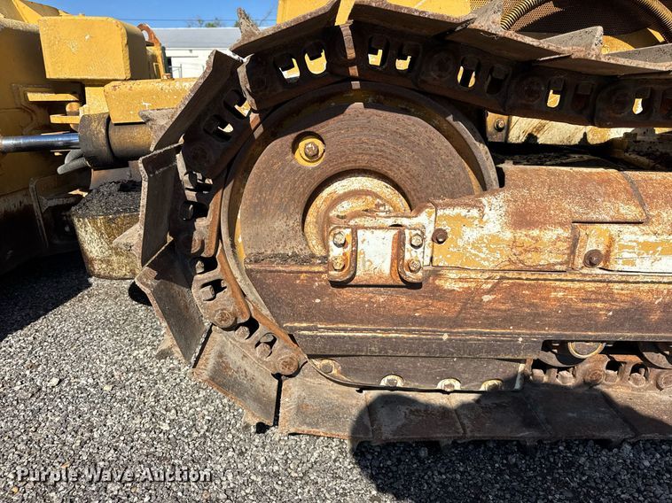 image for item EF1979 1990 Caterpillar D4C dozer