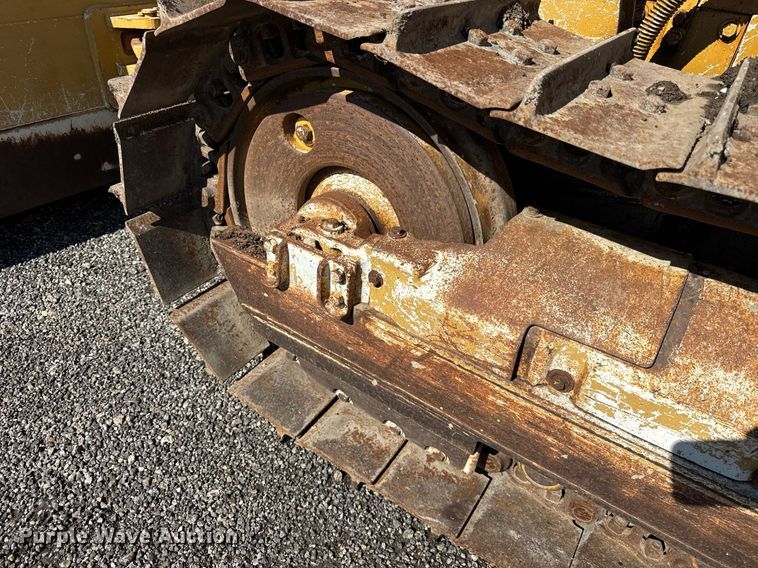 image for item EF1979 1990 Caterpillar D4C dozer
