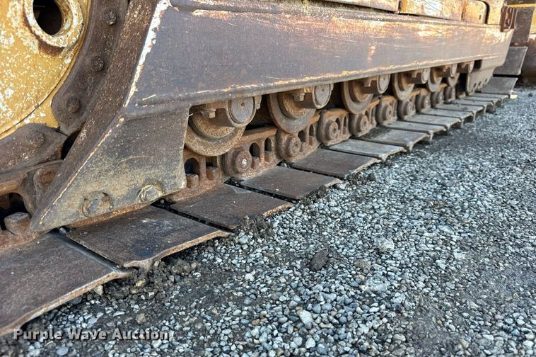 image for item EF1979 1990 Caterpillar D4C dozer