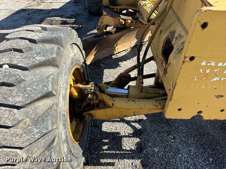 image for item EF1980 1987 FiatAllis 65-B rigid frame motor grader