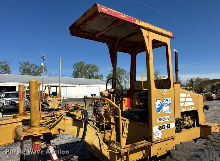 image for item EF1980 1987 FiatAllis 65-B rigid frame motor grader