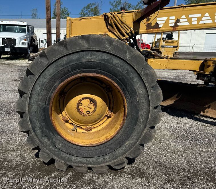 image for item EF1980 1987 FiatAllis 65-B rigid frame motor grader