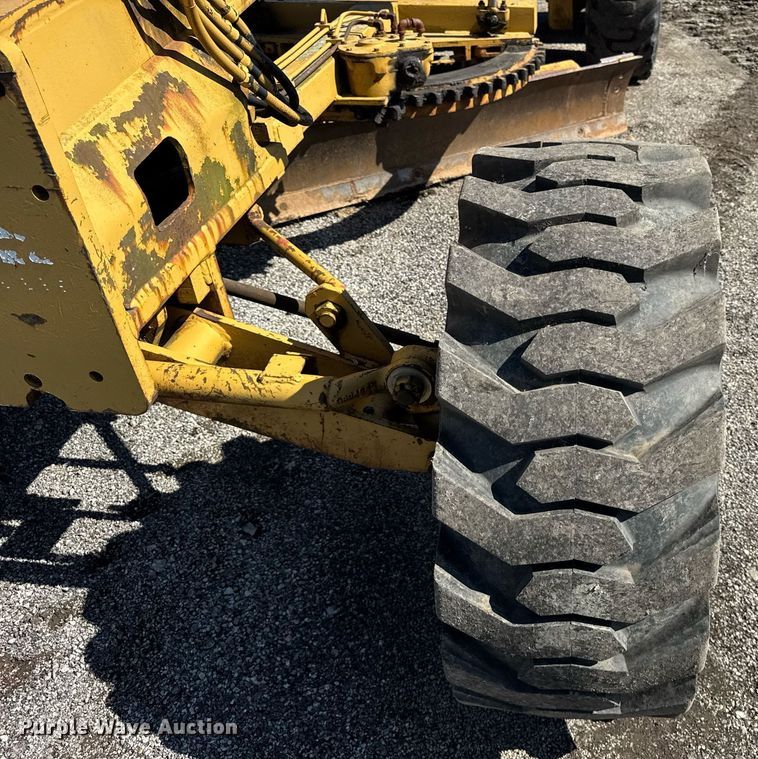 image for item EF1980 1987 FiatAllis 65-B rigid frame motor grader