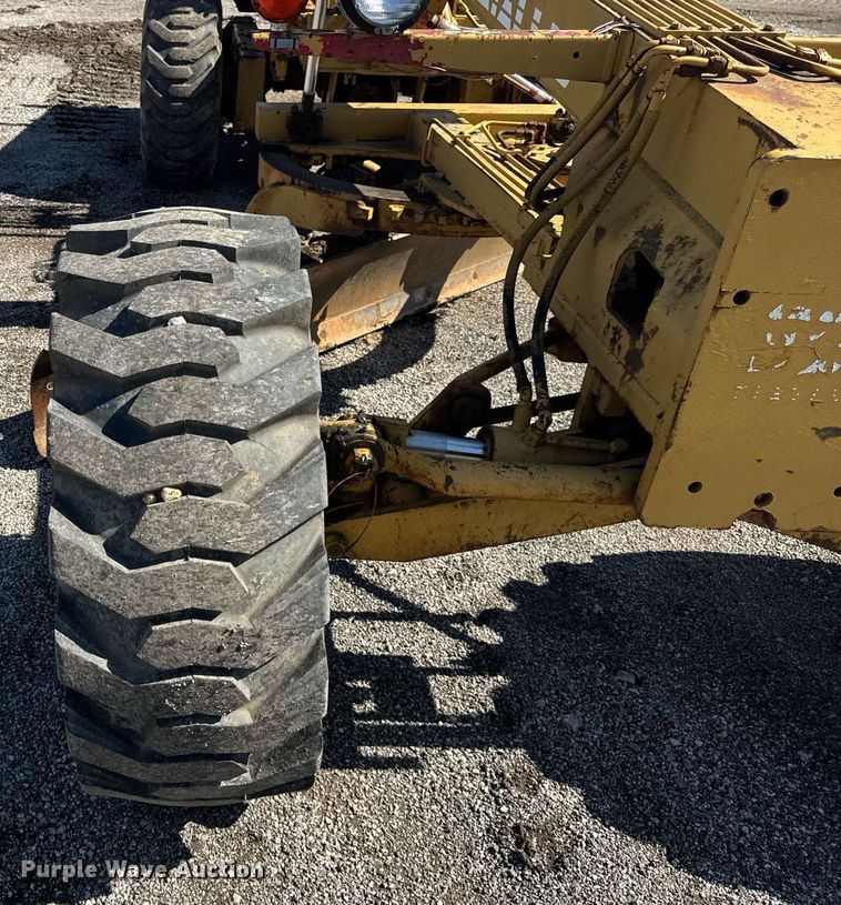 image for item EF1980 1987 FiatAllis 65-B rigid frame motor grader