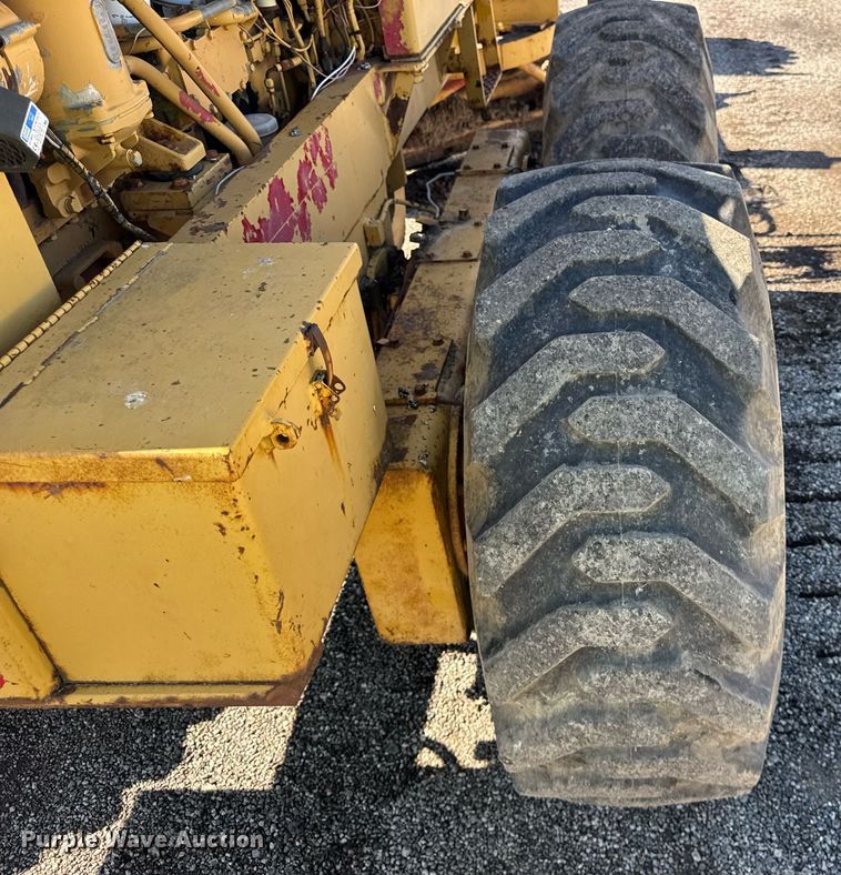 image for item EF1980 1987 FiatAllis 65-B rigid frame motor grader