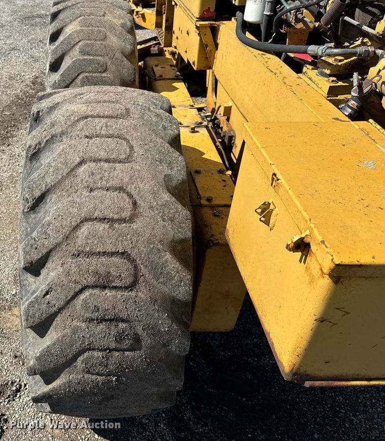 image for item EF1980 1987 FiatAllis 65-B rigid frame motor grader