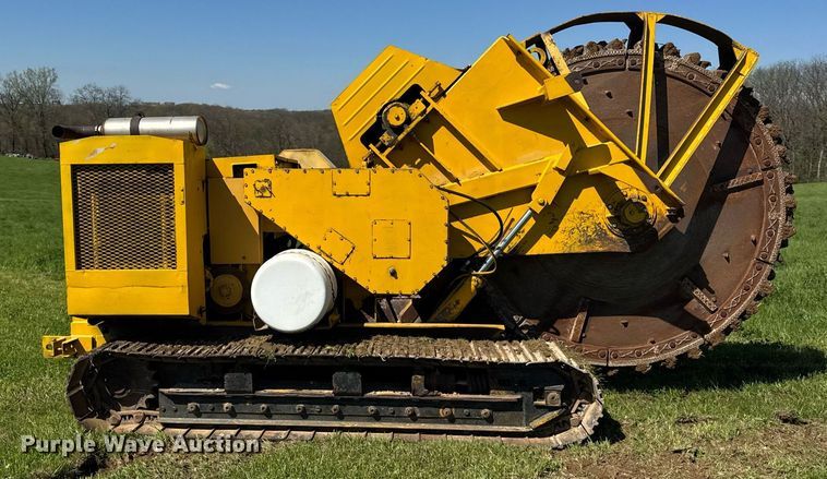 image for item EF1982 1987 Vermeer T600D rock saw