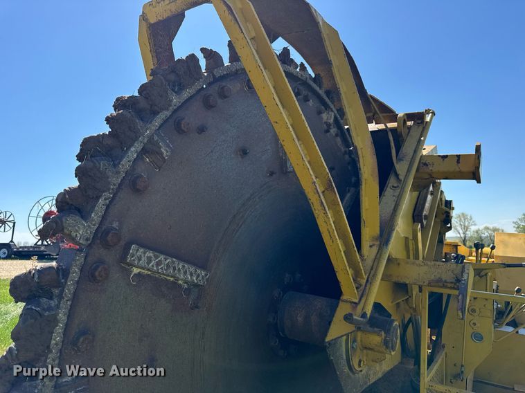 image for item EF1982 1987 Vermeer T600D rock saw