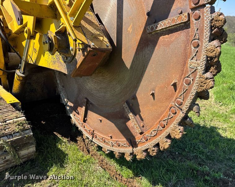 image for item EF1982 1987 Vermeer T600D rock saw