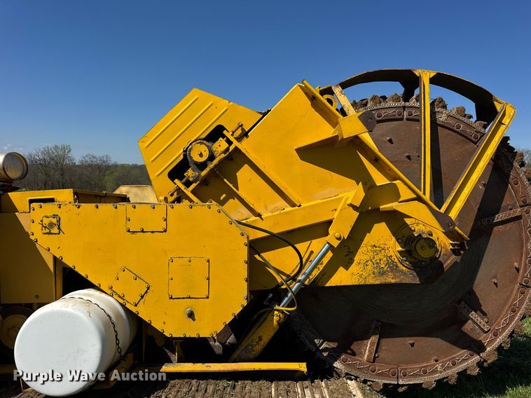 image for item EF1982 1987 Vermeer T600D rock saw