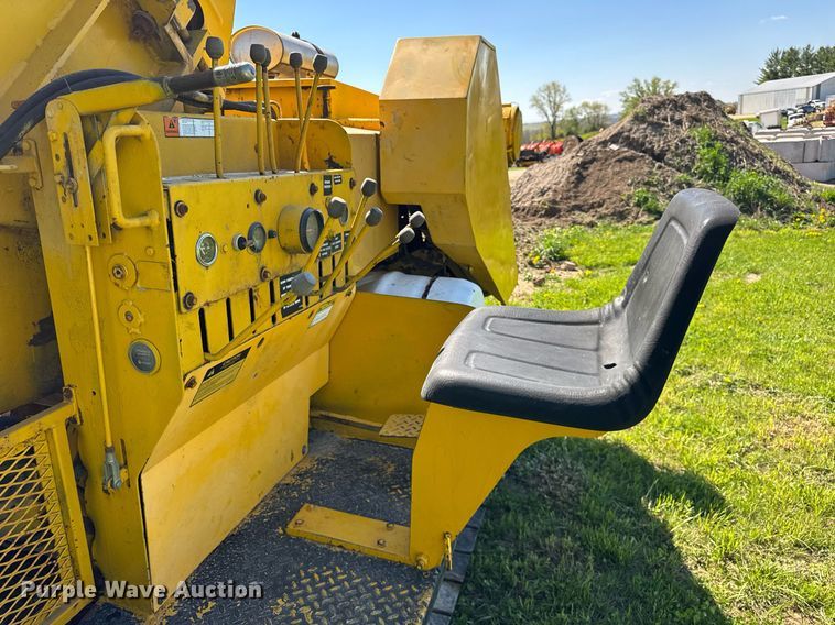 image for item EF1982 1987 Vermeer T600D rock saw