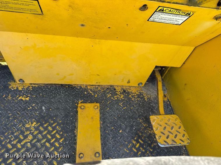 image for item EF1982 1987 Vermeer T600D rock saw