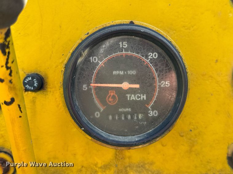 image for item EF1982 1987 Vermeer T600D rock saw