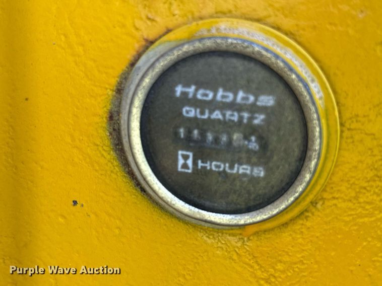 image for item EF1982 1987 Vermeer T600D rock saw