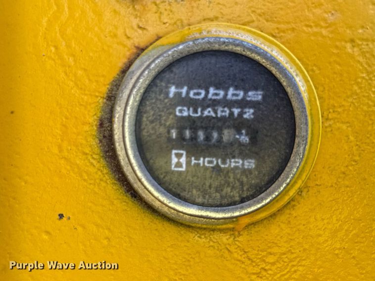 image for item EF1982 1987 Vermeer T600D rock saw