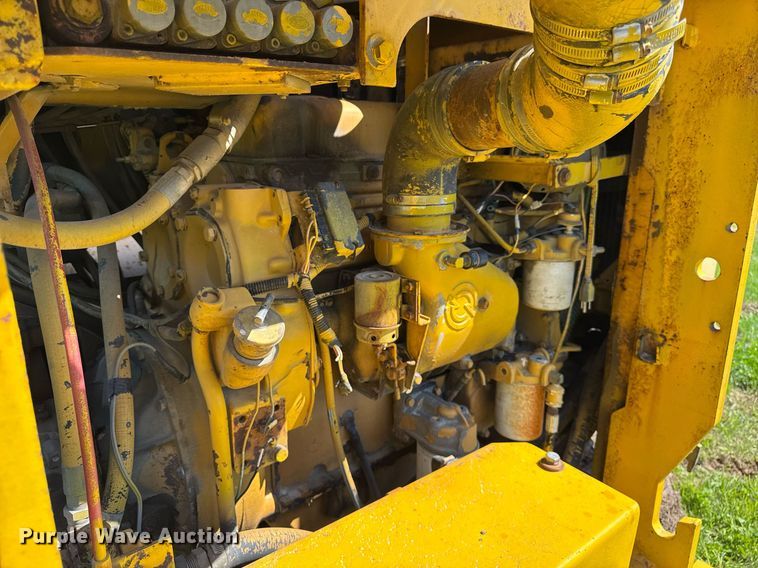 image for item EF1982 1987 Vermeer T600D rock saw