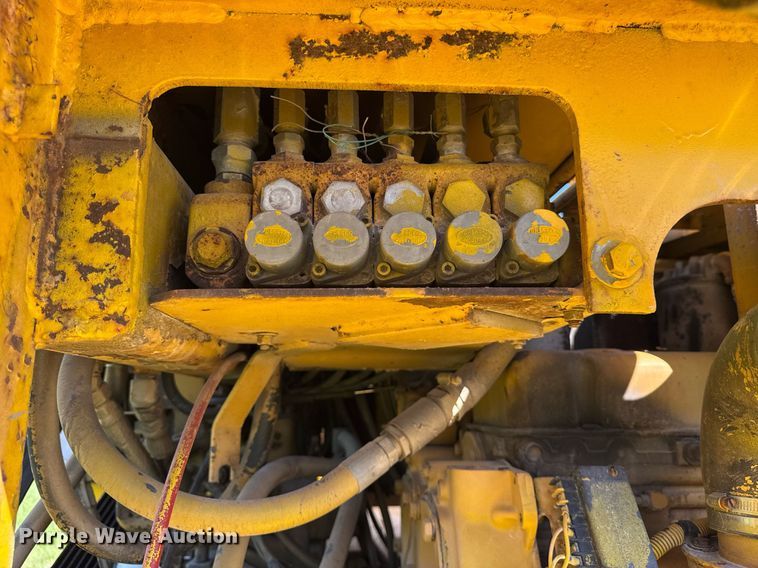 image for item EF1982 1987 Vermeer T600D rock saw