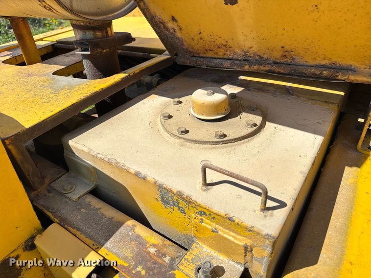 image for item EF1982 1987 Vermeer T600D rock saw