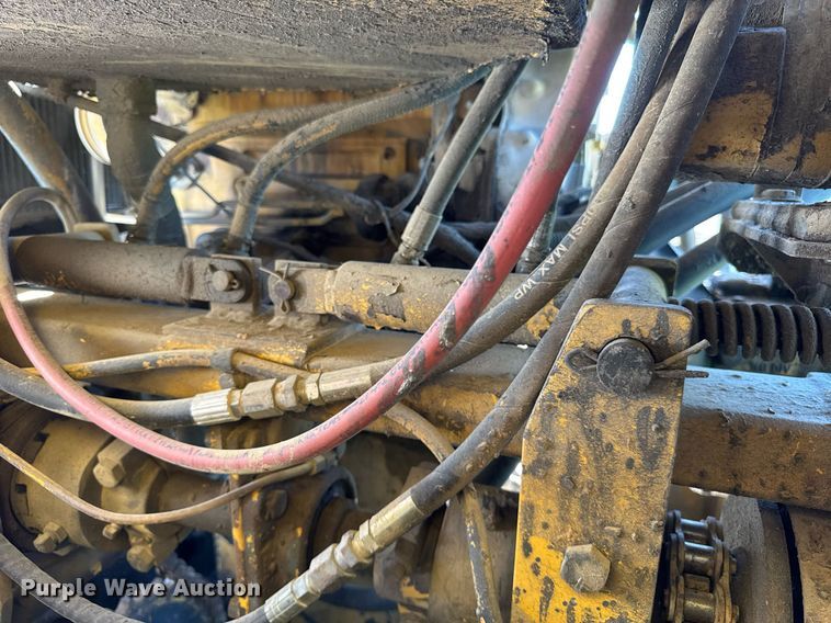 image for item EF1982 1987 Vermeer T600D rock saw