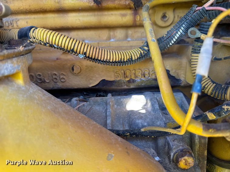 image for item EF1982 1987 Vermeer T600D rock saw