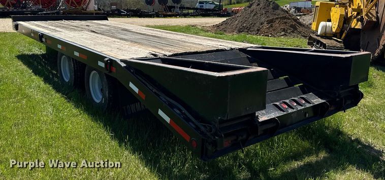 image for item EF1984 1998 Towmaster T24 equipment trailer